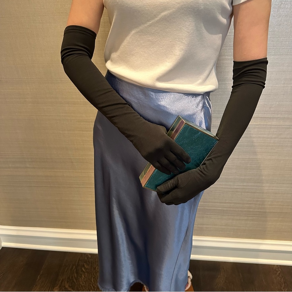 Carolina Amato black evening gloves